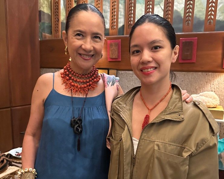 Mia Borromeo and Nikki Martel.jpg