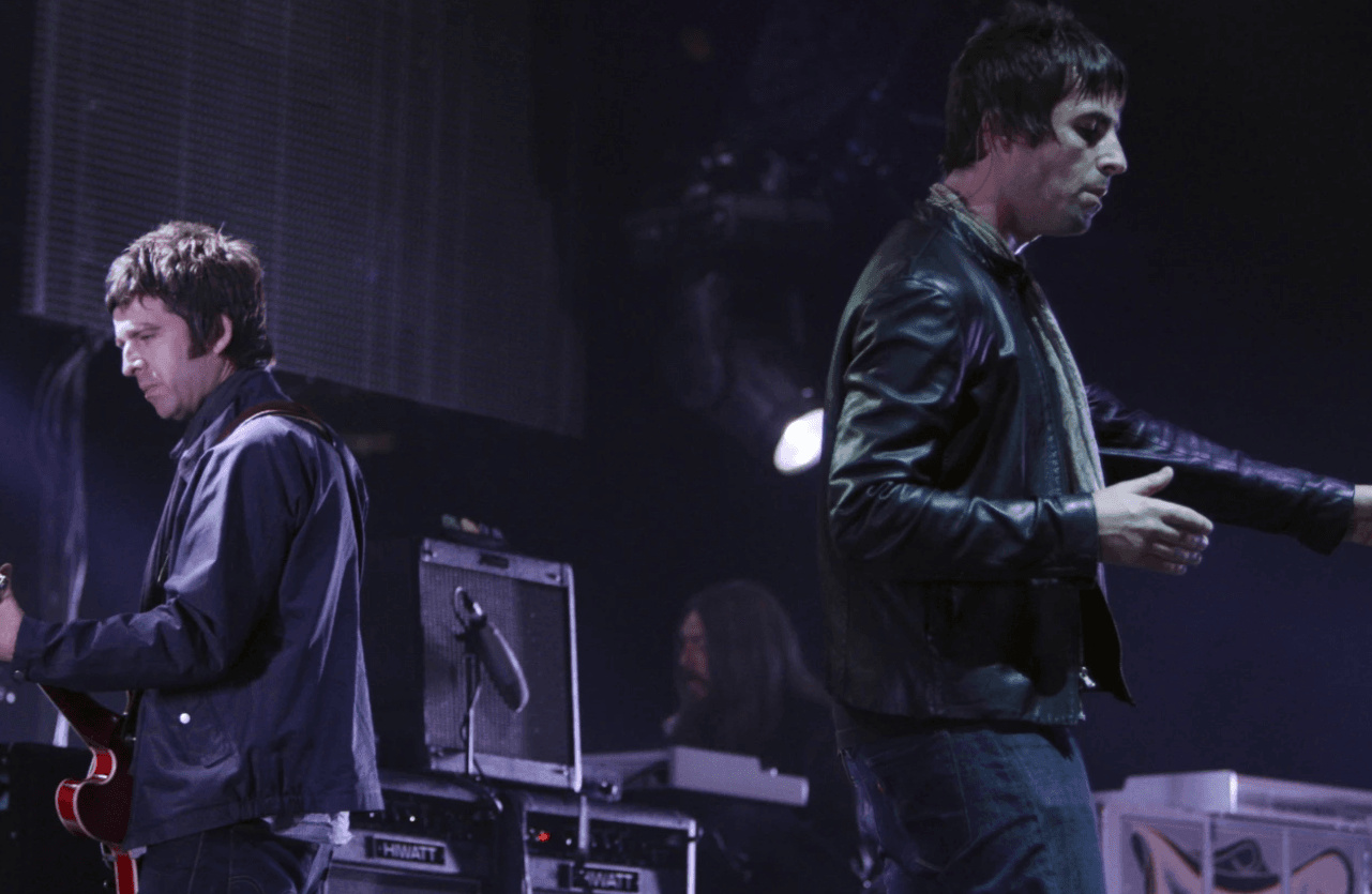 Noel and Liam Gallagher (AP) .png