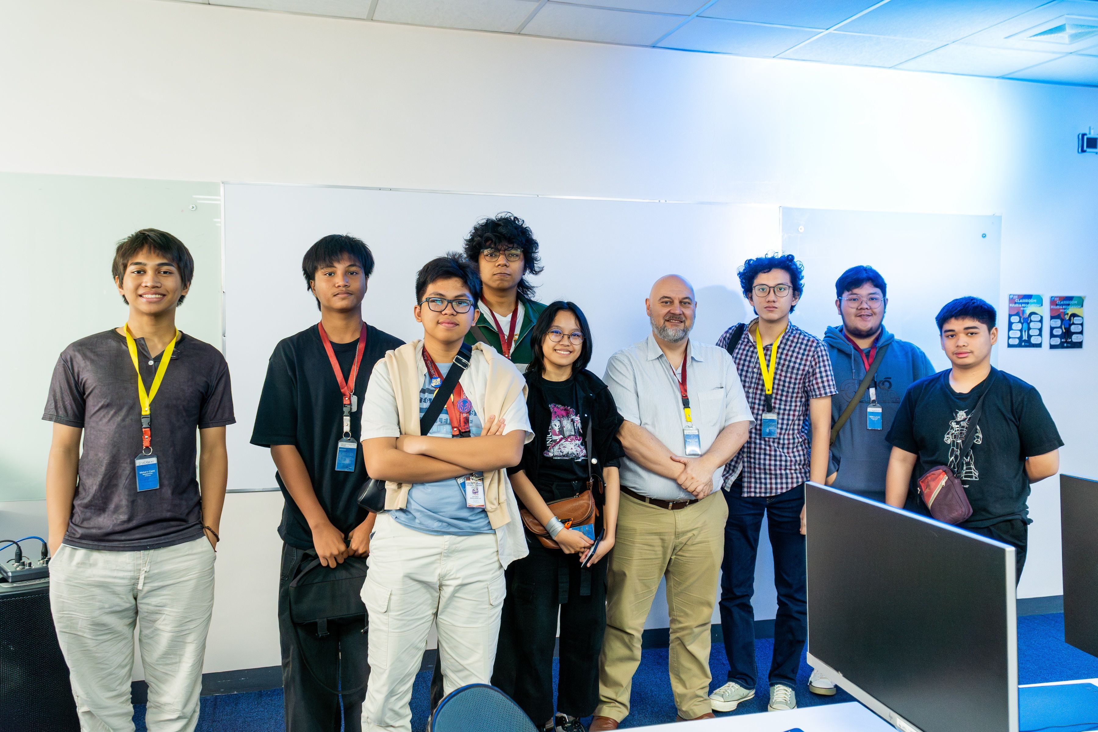 Oliver Kirchhoff with iAcademy students.jpg