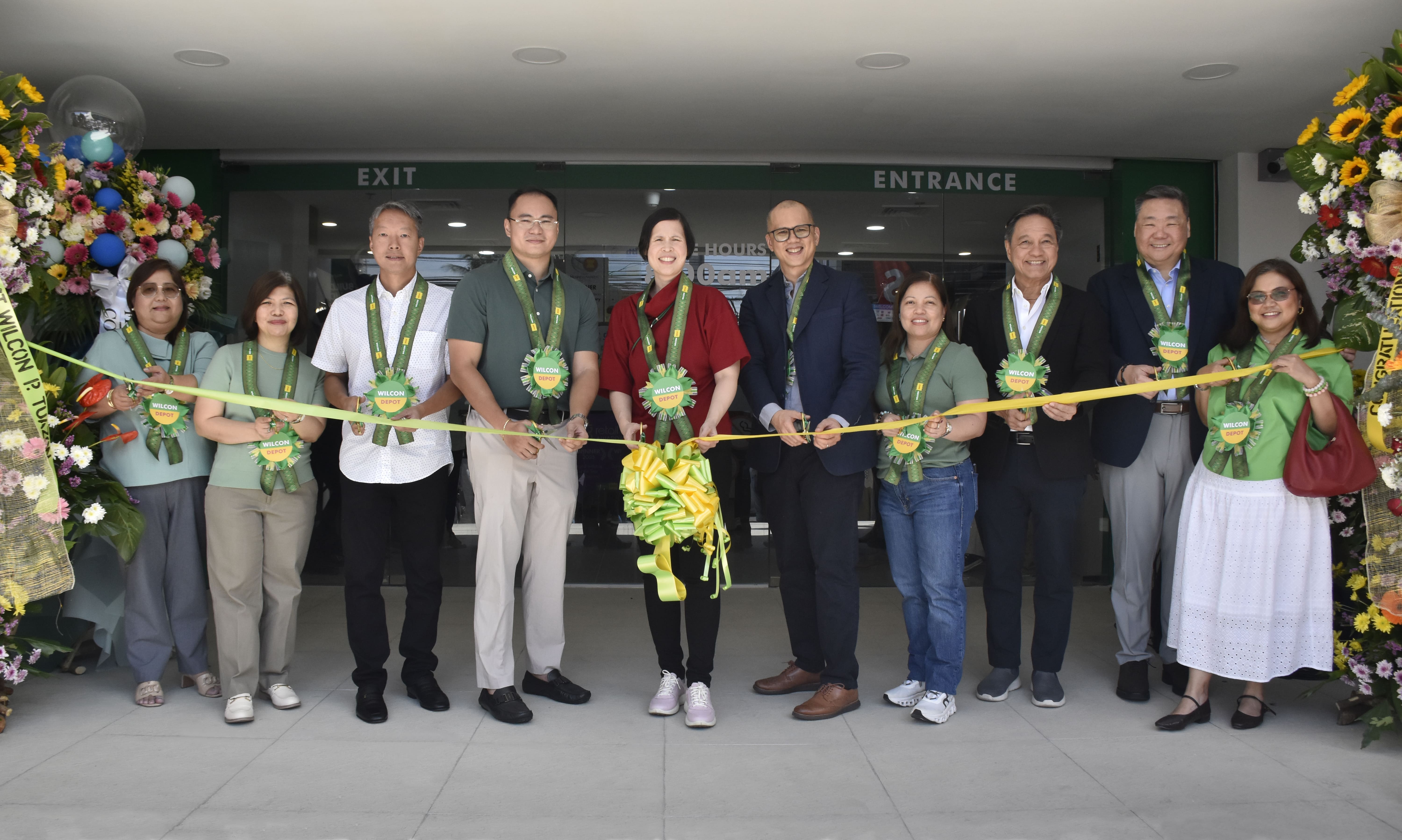 P. Tuazon Ribbon Cutting-min.jpg