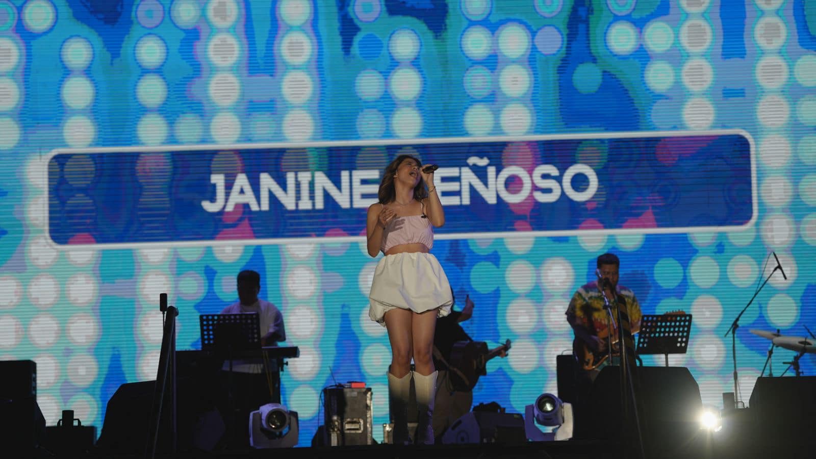 R18_JanineTenoso3.jpg
