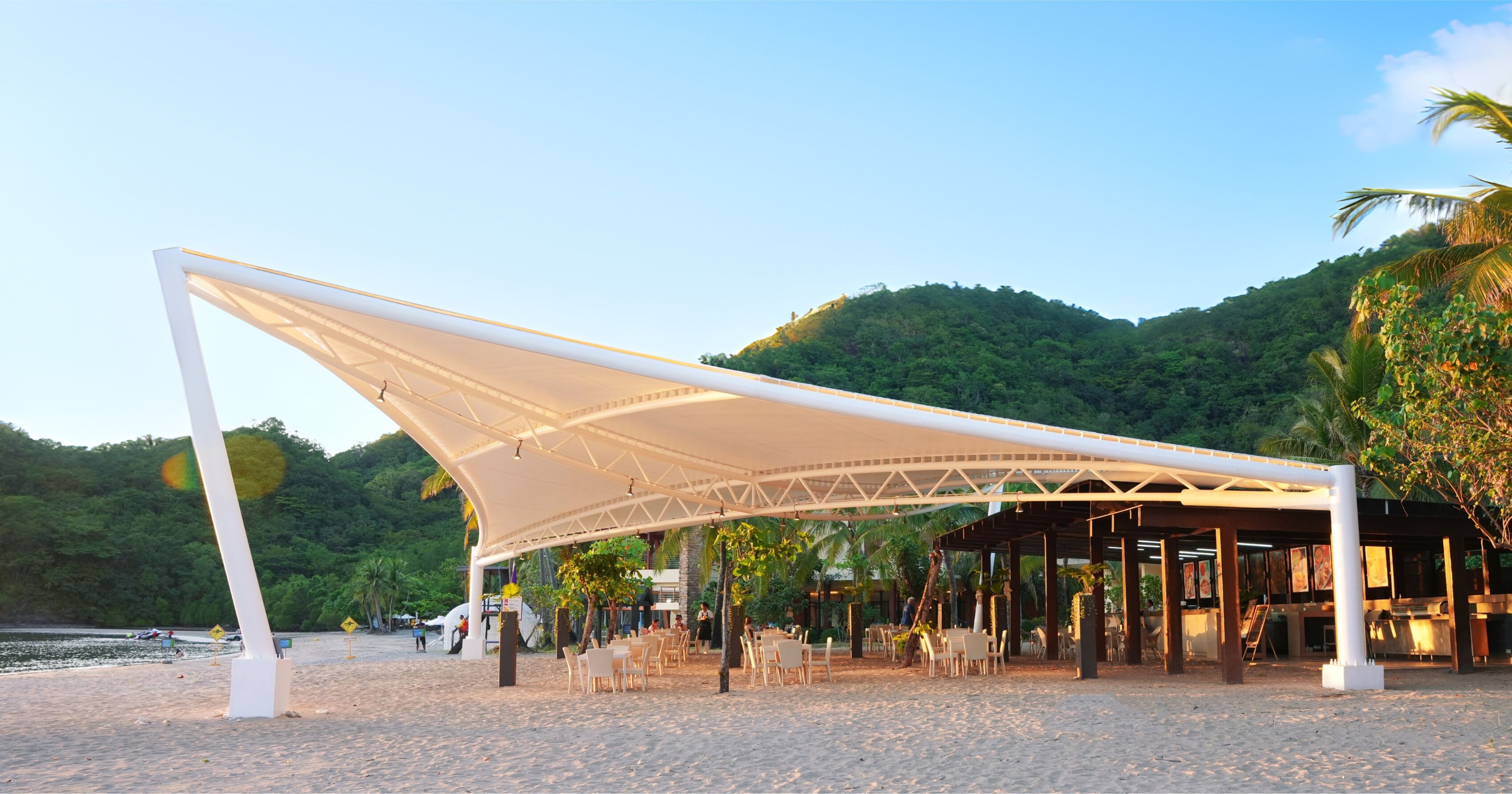 REEF BAR at Pico de Loro.jpeg