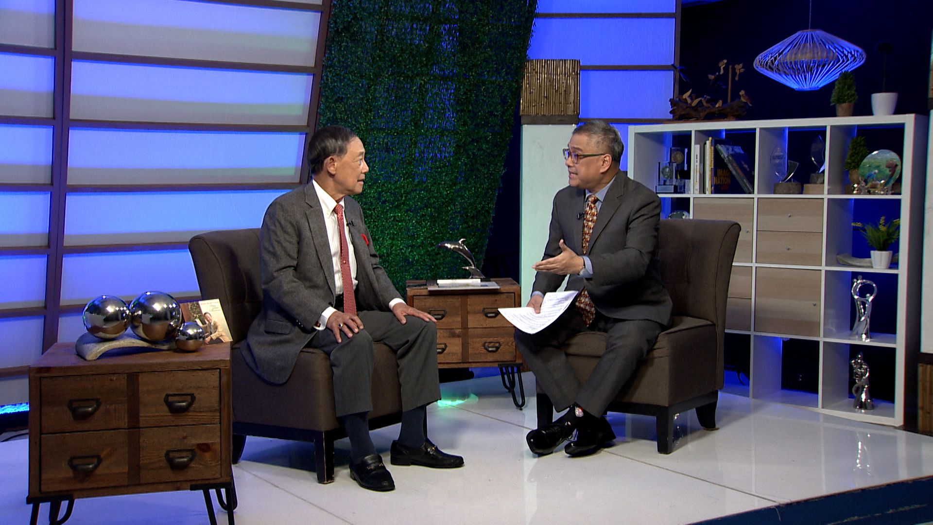Rico Hizon with guest Jose Mari Chan.jpg