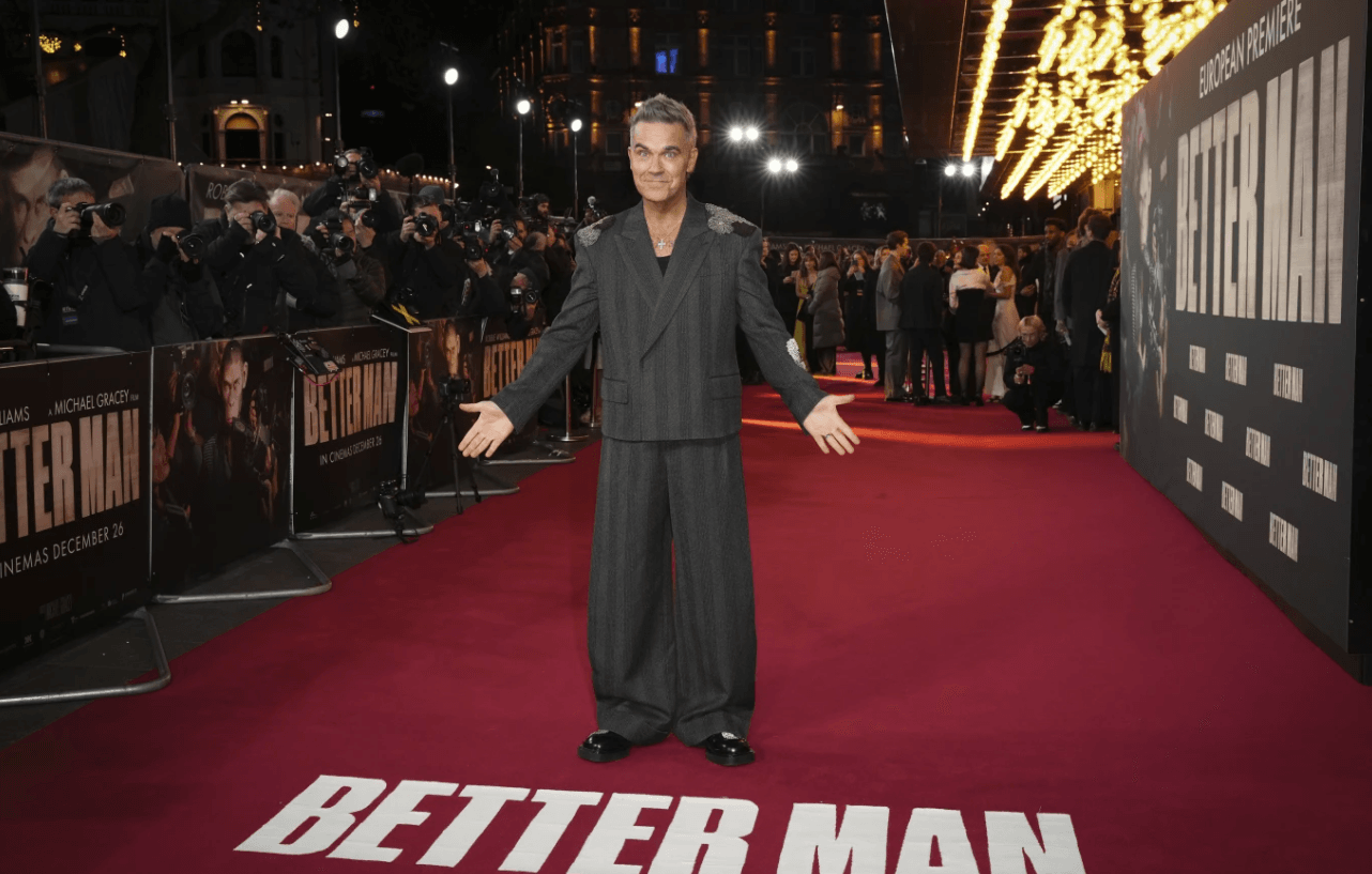 Robbie Williams (AP) .png