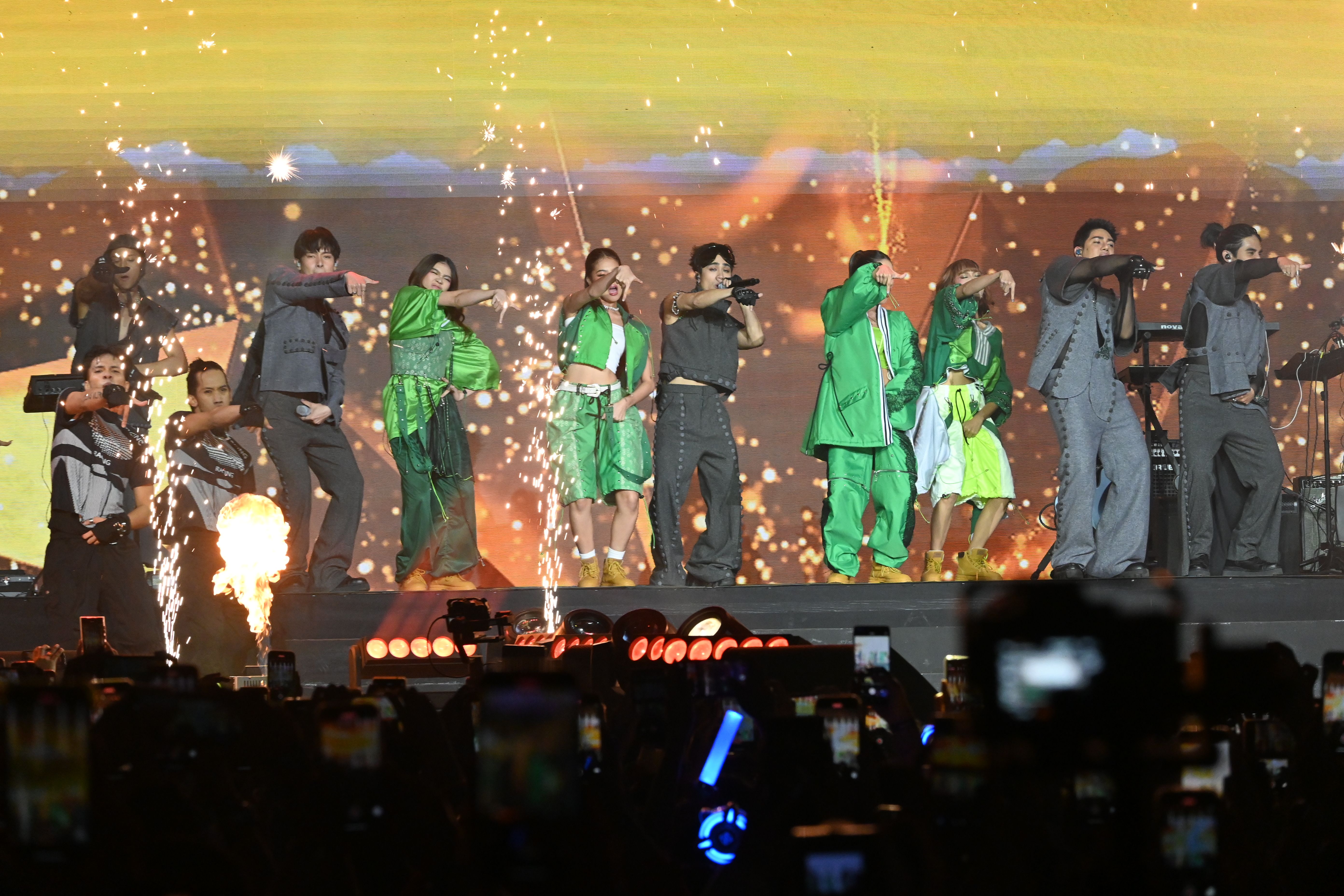 SB19 x BINI _Photo 3.jpg