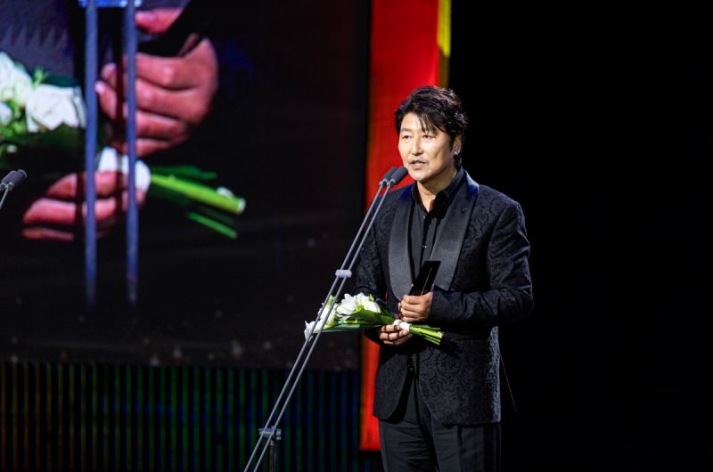 SDA 2024_공식 스틸_송강호_삼식이 삼촌(Kangho Song_Uncle Samsik)_3.jpg