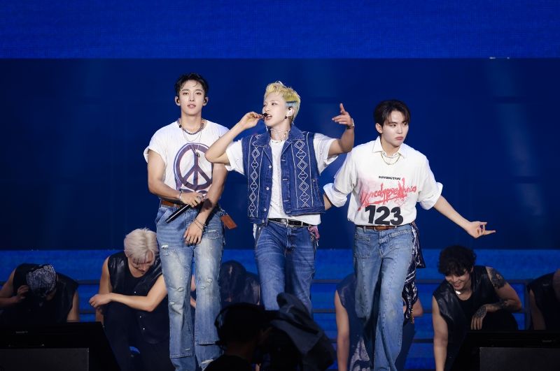 SEVENTEEN Lollapalooza Berlin Performance_BSS.jpg