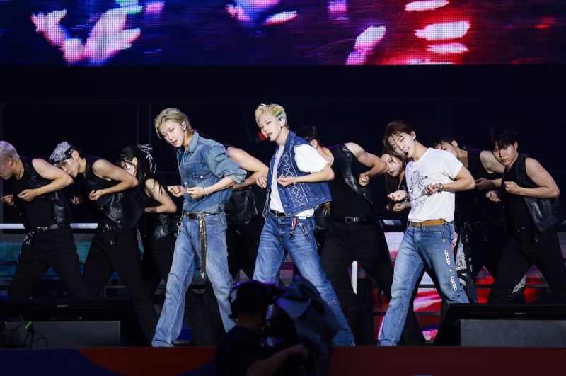 SEVENTEEN Lollapalooza Berlin Performance_Performance Unit.jpg