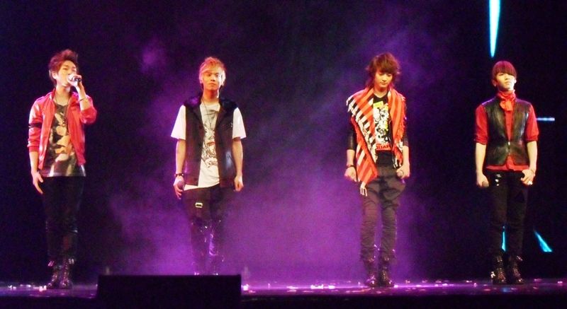 SHINee_2009_Manila1.JPG