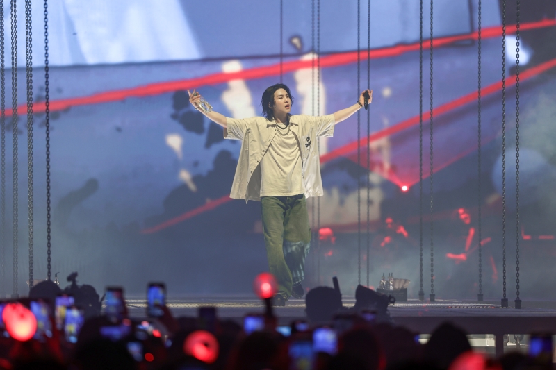 SUGA│Agust D TOUR “D-DAY” the MOVIE10.jpg