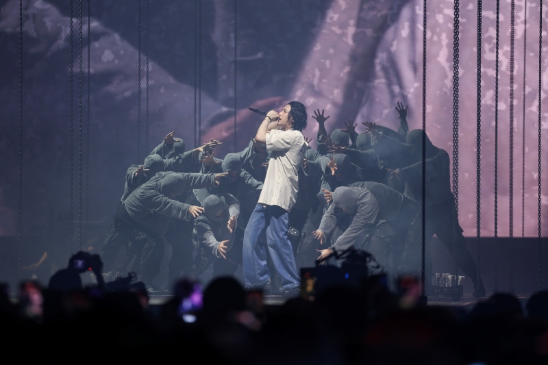 SUGA│Agust D TOUR “D-DAY” the MOVIE8.jpg