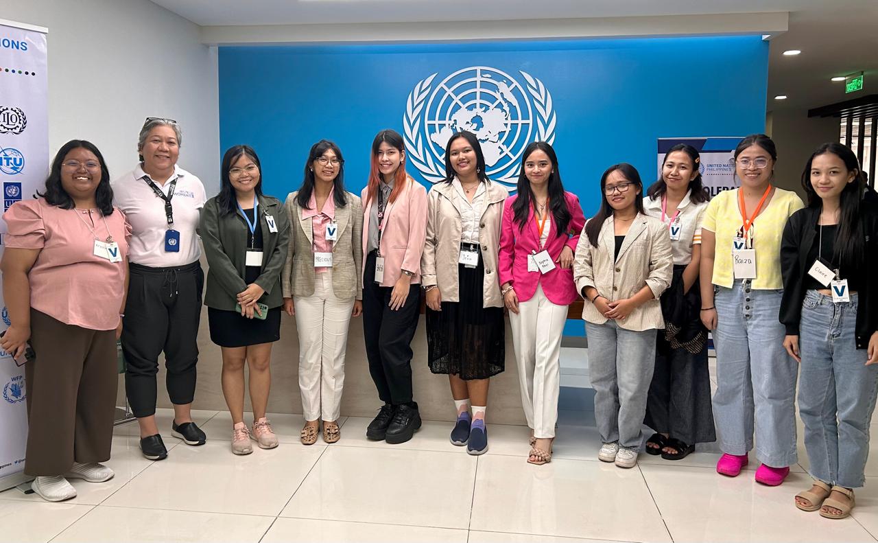 Scholars with Lenlen Mesina at UN Women Office, Mandaluyong.jpeg