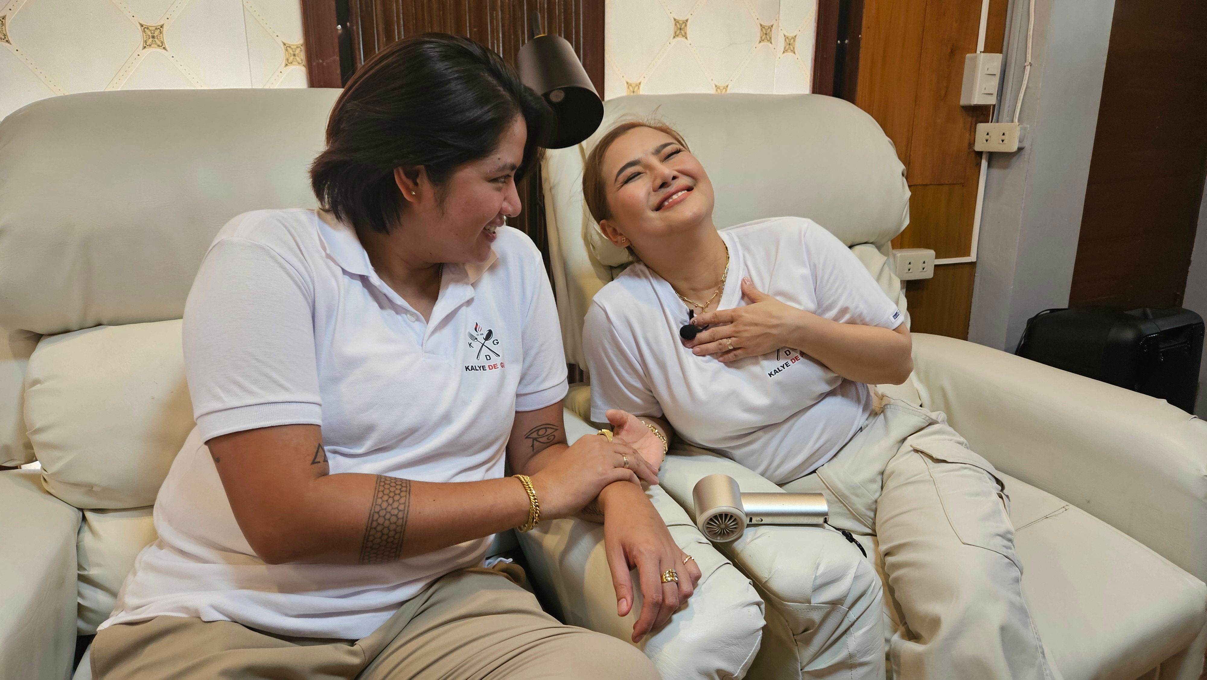 Sheryn Regis and Mel de Guia.jpg