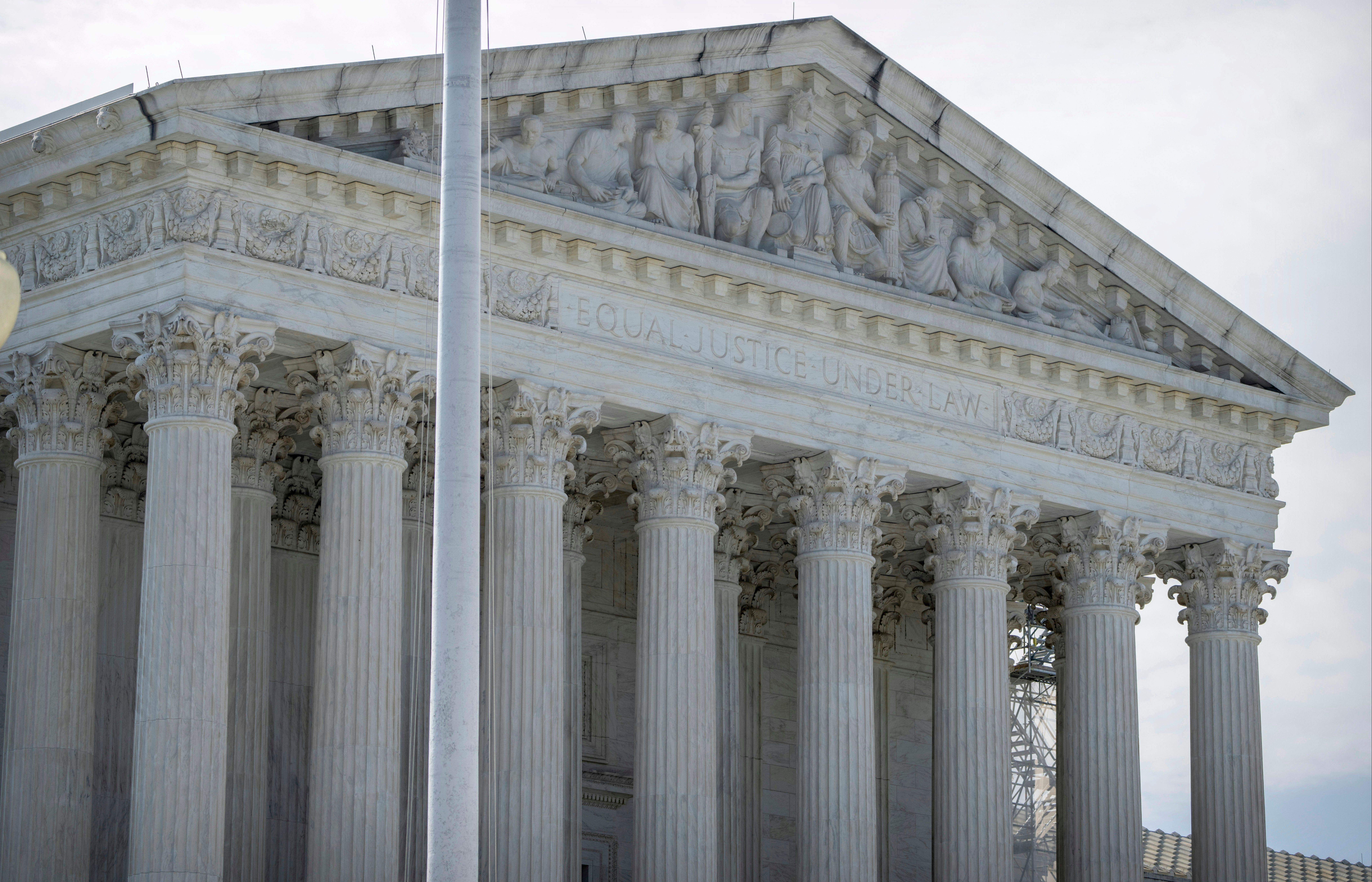 Supreme court180696304469.jpg