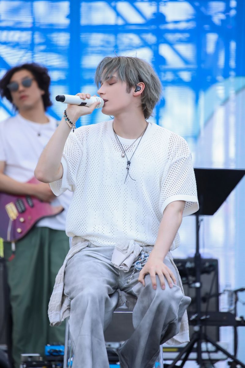 TOMORROW X TOGETHER HUENINGKAI.jpg