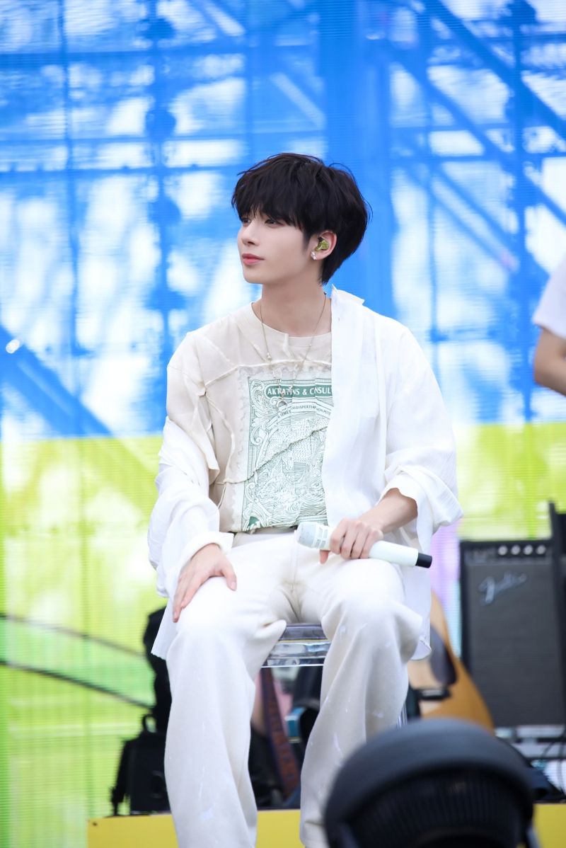 TOMORROW X TOGETHER TAEHYUN.jpg