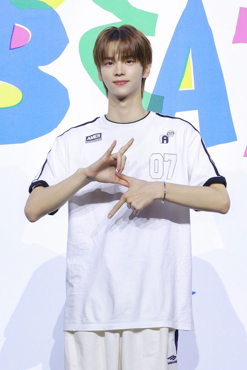 TWS 2ND MINI ALBUM_SHINYU_03.jpg