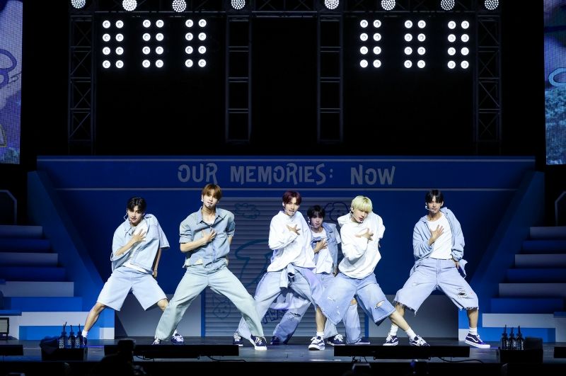 TWS 2ND MINI ALBUM_hey! hey!_TWS_01.jpg