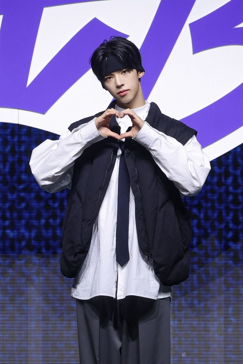 TWS - Last Bell - Media Showcase - DOHOON 2.jpg