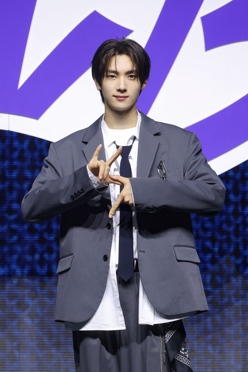 TWS - Last Bell - Media Showcase - YOUNGJAE 3.jpg