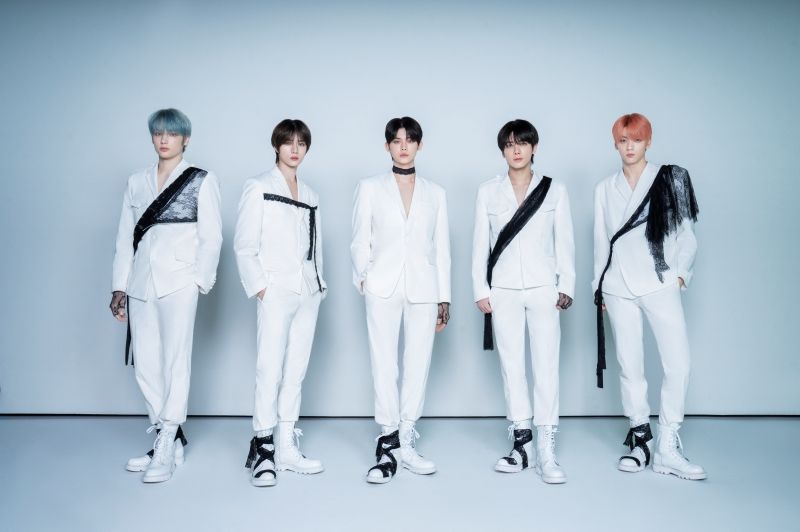 TXT_Photozone copy (image reference).jpg