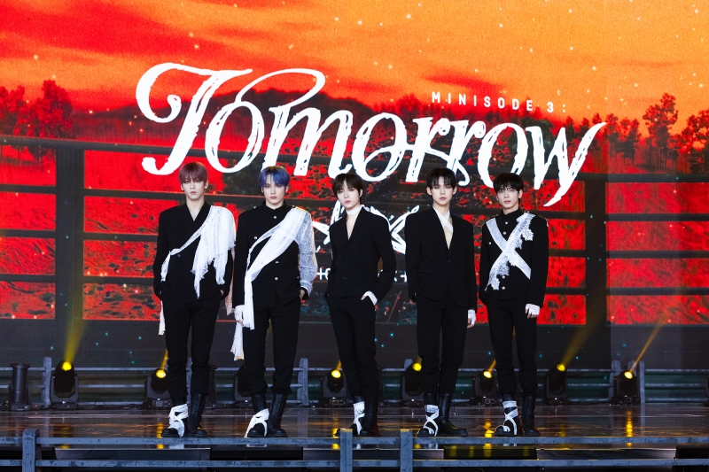 단체 TXT minisode 3 TOMORROW MEDIA SHOWCASE (1).jpg