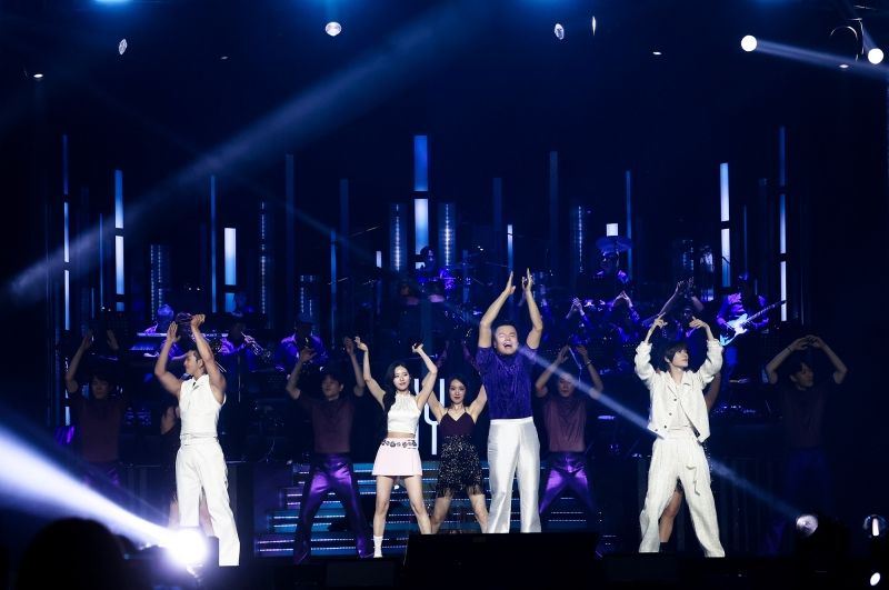 Tribute Stage_All (3).jpg