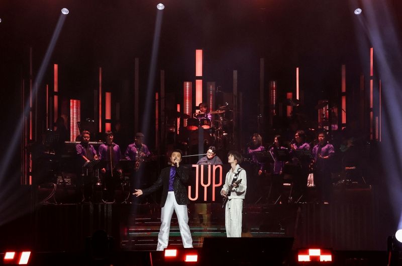 Tribute Stage_J.Y. Park & Bang Si-Hyuk & TOMORROW X TOGETHER BEOMGYU.jpg
