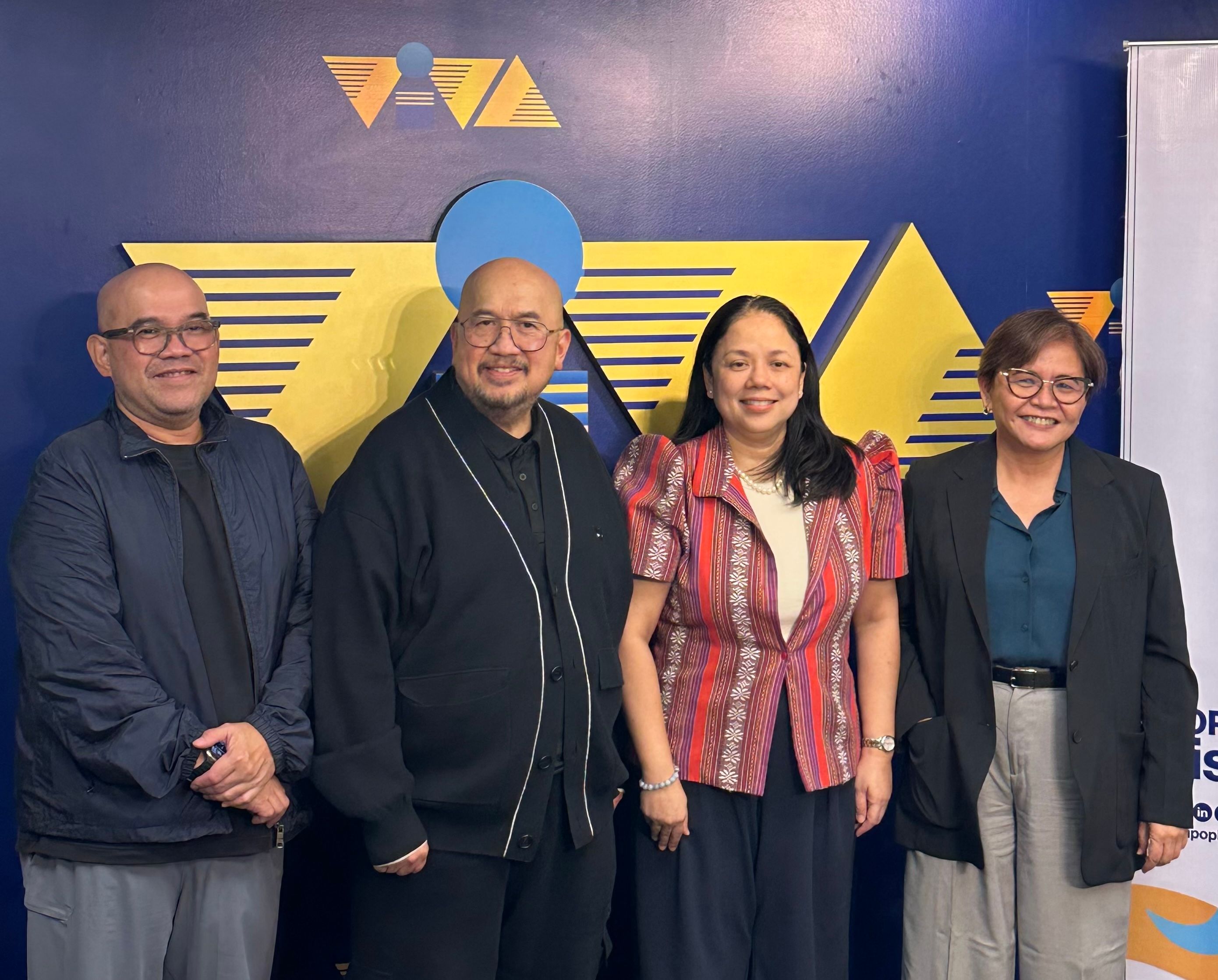 VIVA IPO Contract signing official press photo from Viva.jpg