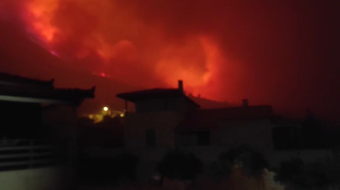 Xylokastro forest fire.jpg