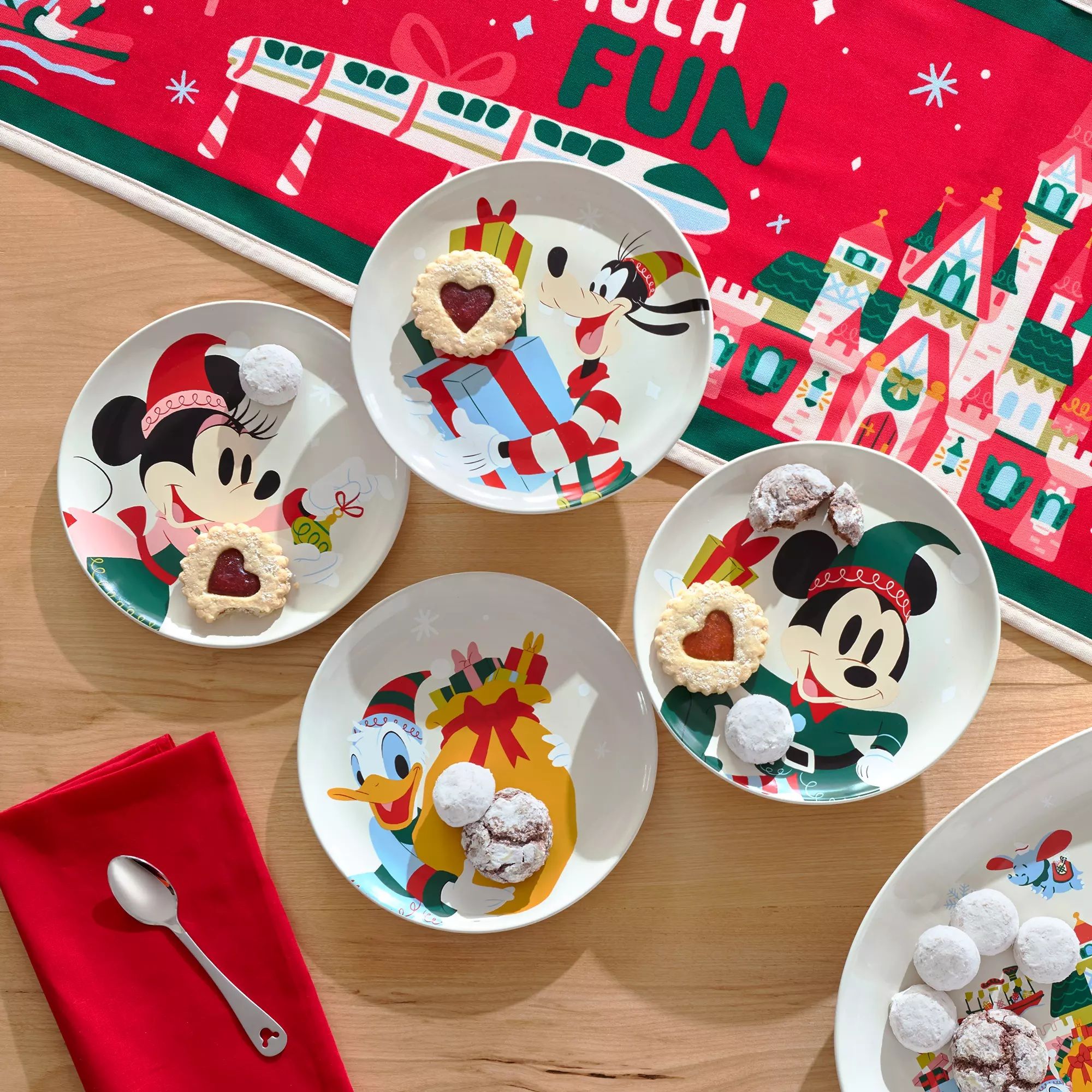 holiday plate set.jpg