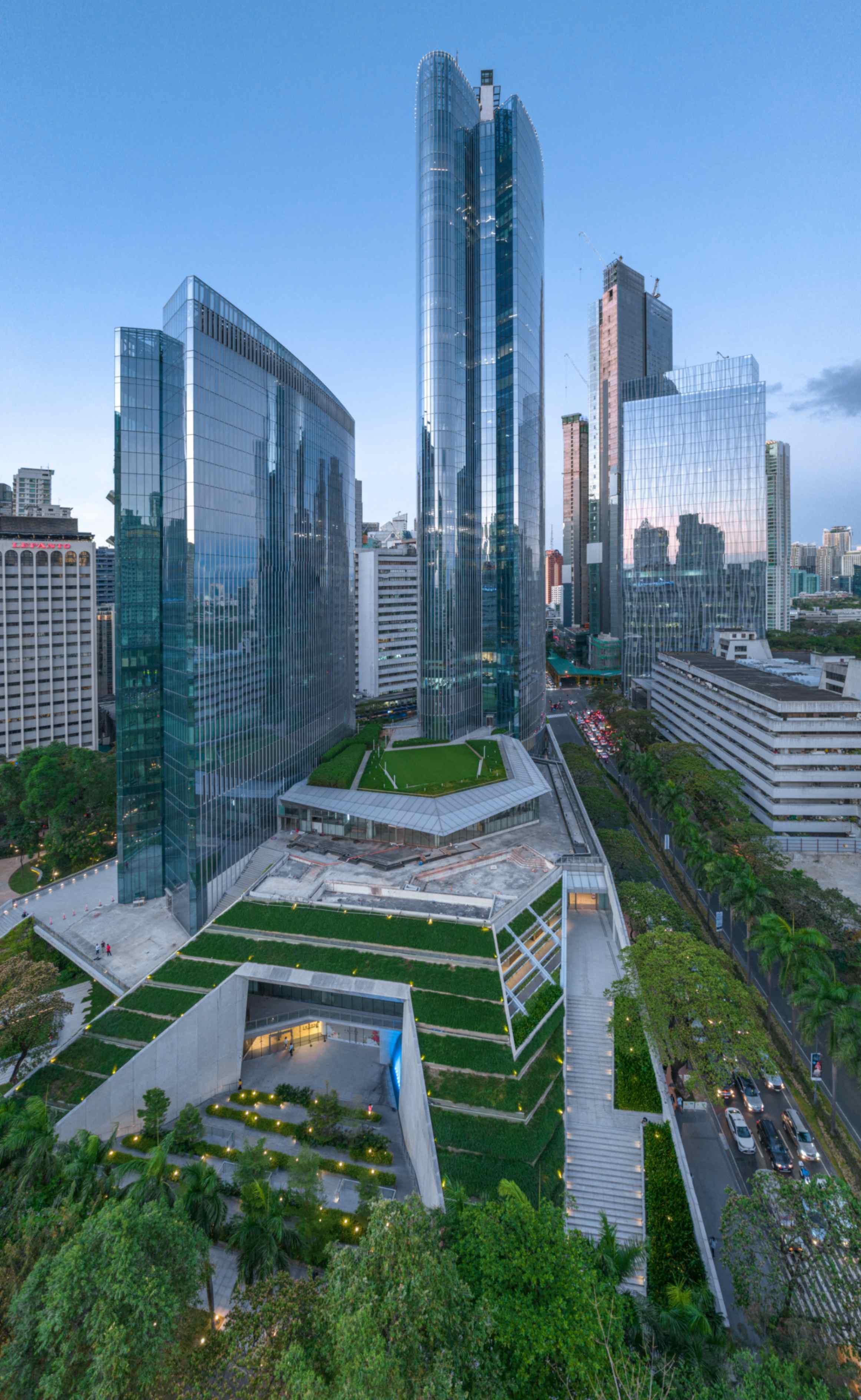 jpeg-optimizer_Ayala Triangle Gardens Tower 2.jpg