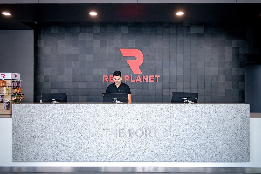 jpeg-optimizer_BGC The Fort - Front Desk 3.jpg