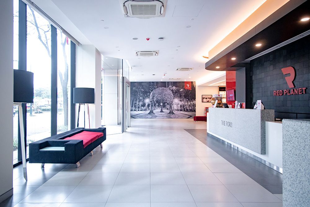 jpeg-optimizer_BGC The Fort - Hotel Lobby 1.jpg