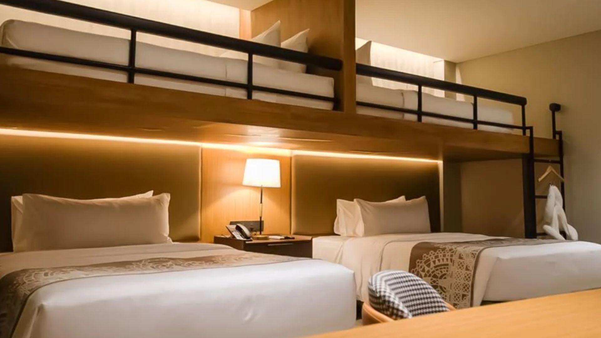 jpeg-optimizer_Bridge room.jpg