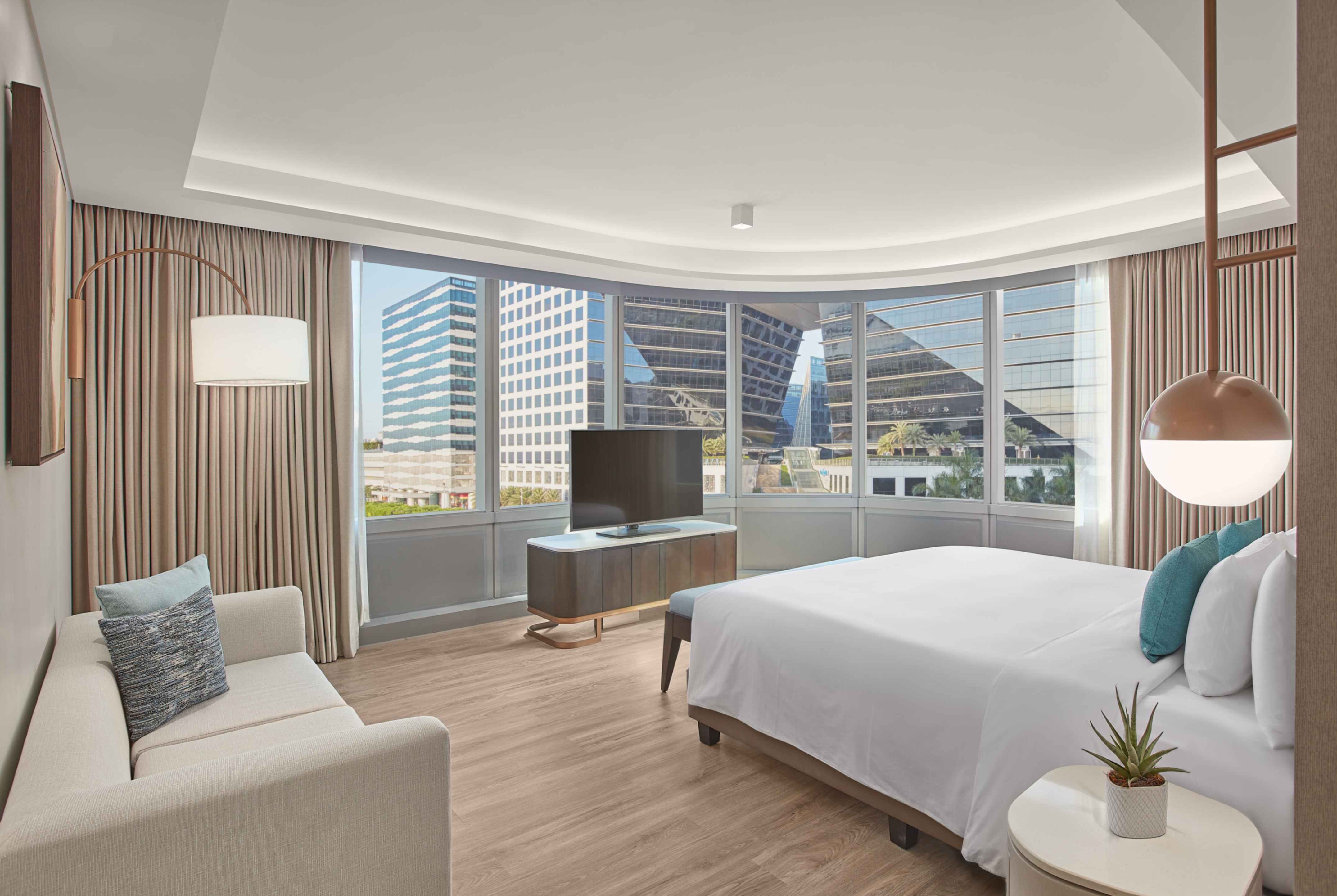 jpeg-optimizer_Hotel Suite.jpg