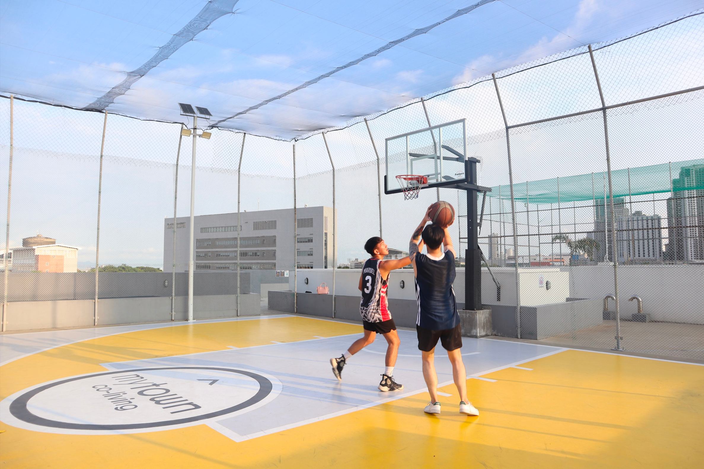 jpeg-optimizer_MT-SMIC_Photos-3-LAX_BasketballCourt.jpg