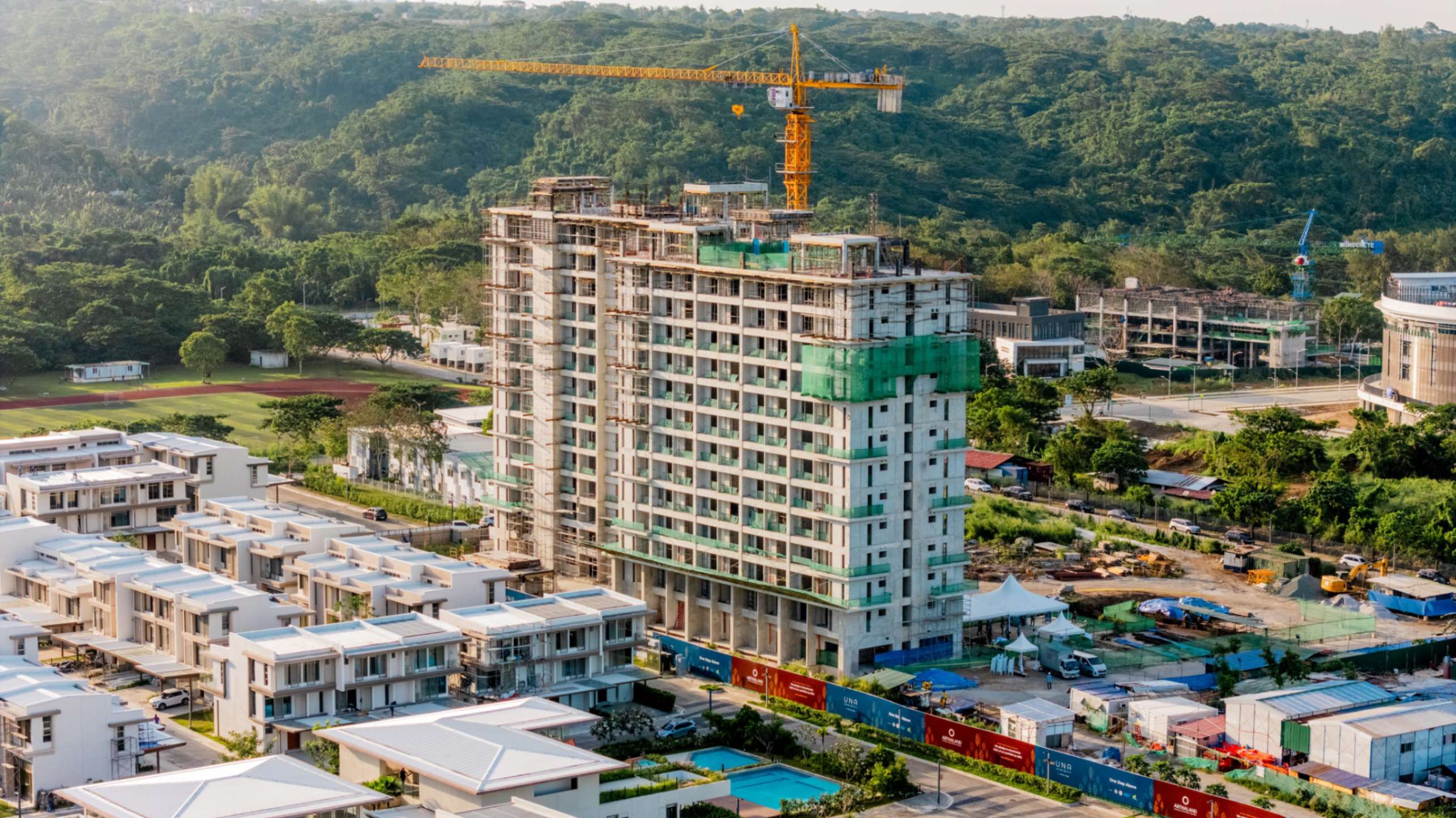 jpeg-optimizer_UNA MB 3.jpg