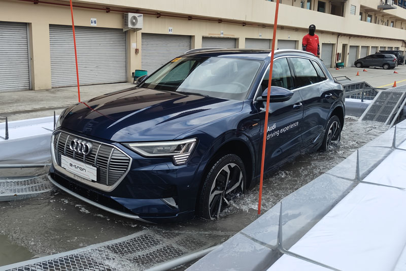 030724AudiQ8etron1.jpg