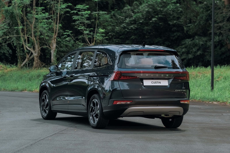 101923HyundaiCustin3.jpg