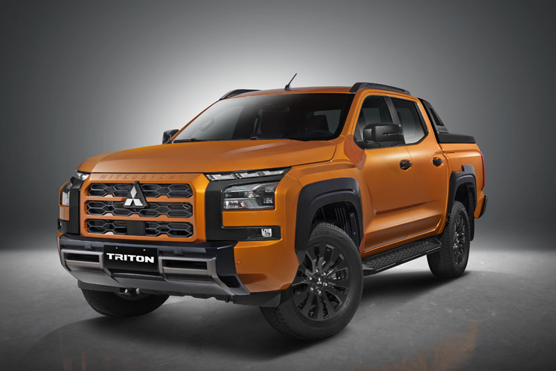 112423MitsubishiTriton1.jpg