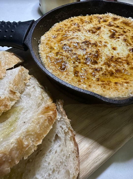Crab Dip with Sourdough