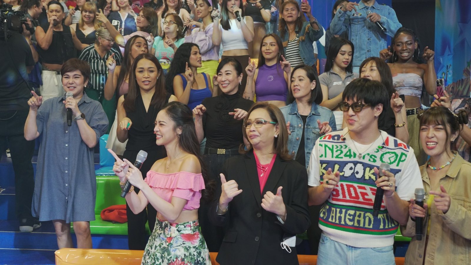 ABS-CBN and GMA executives on It's Showtime (1).jpg