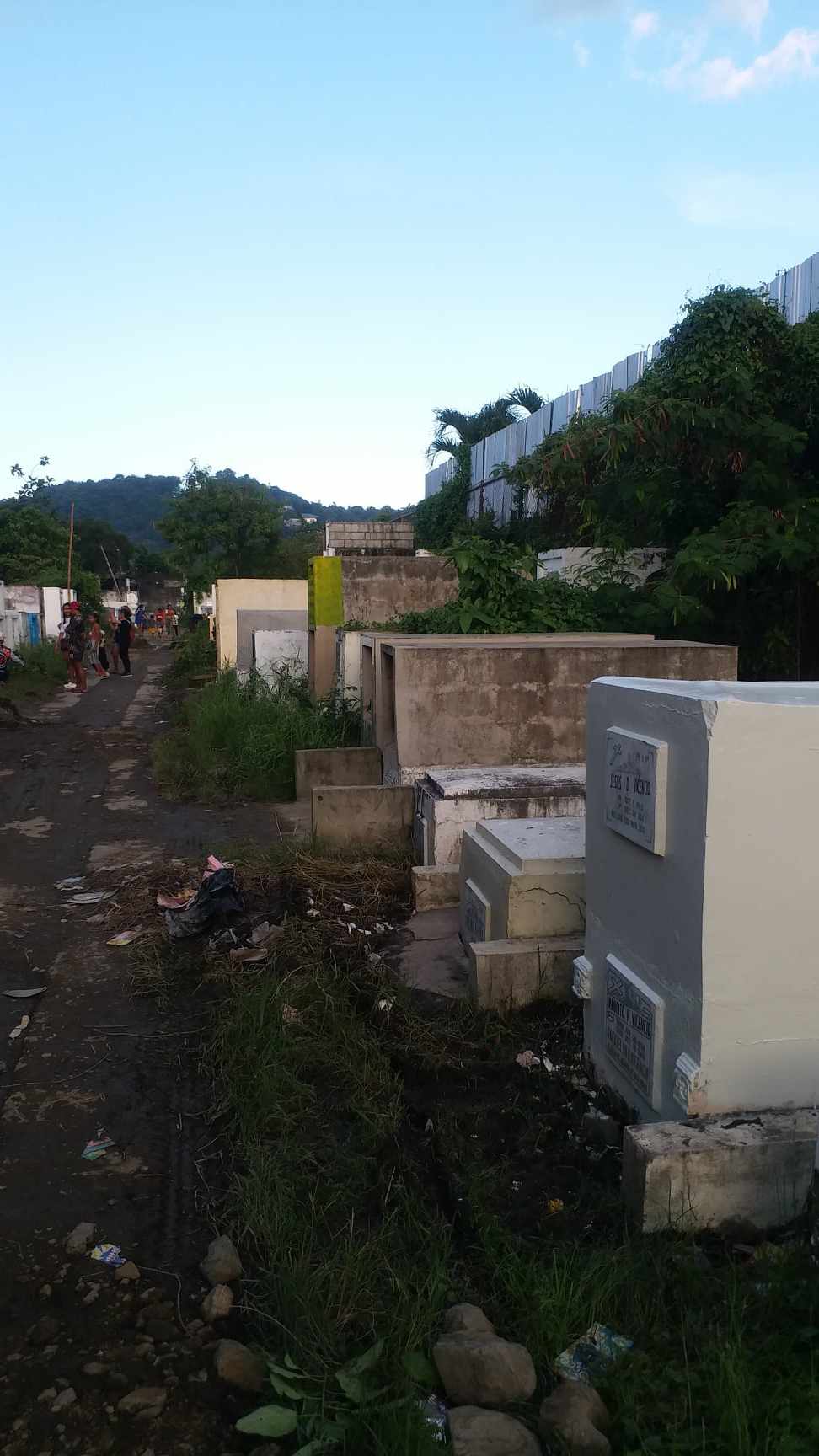 Angono Public Cemetery 2.jpg