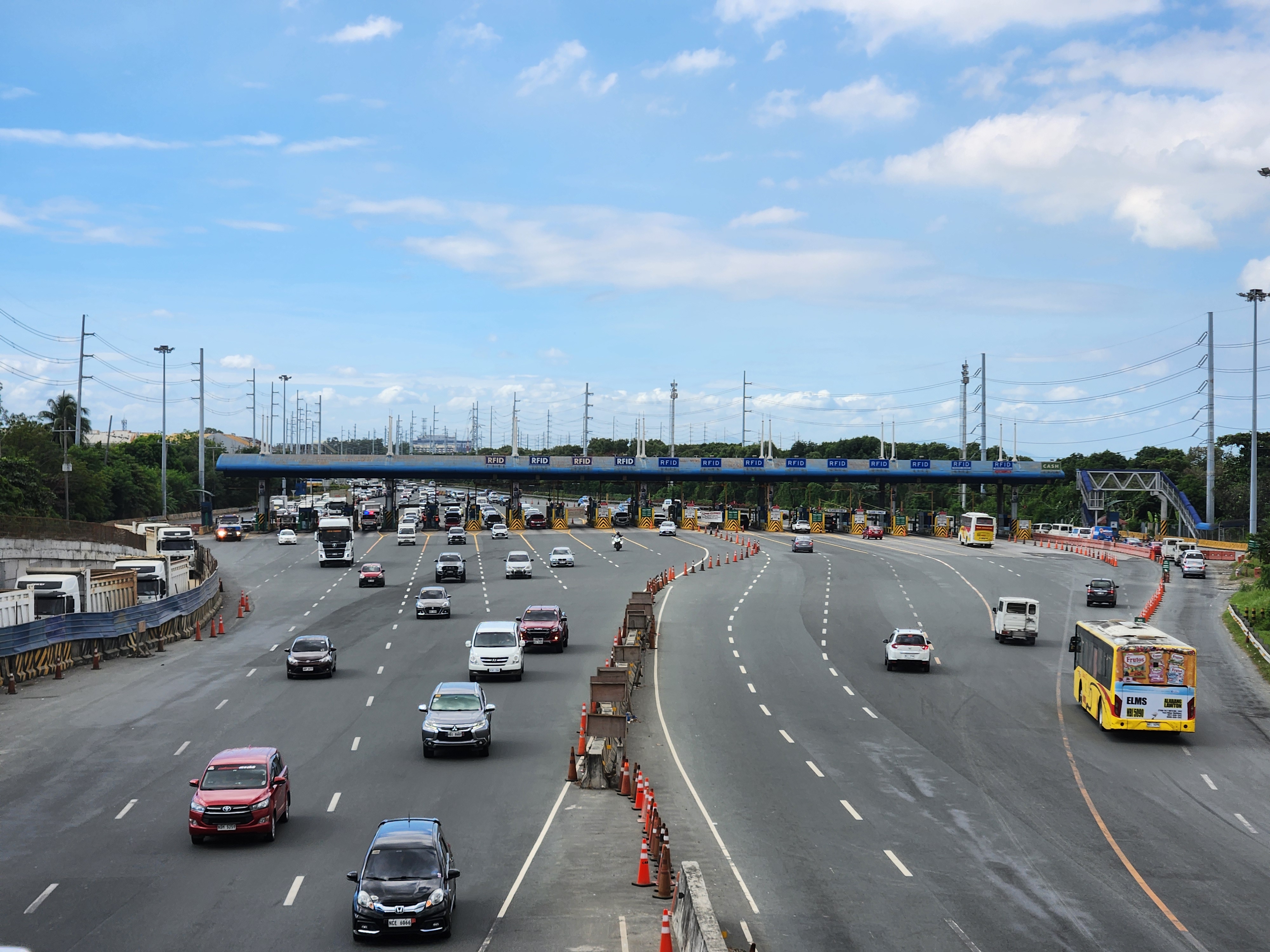CAVITEX- PARANAQUE TOLL PLAZA.jpg