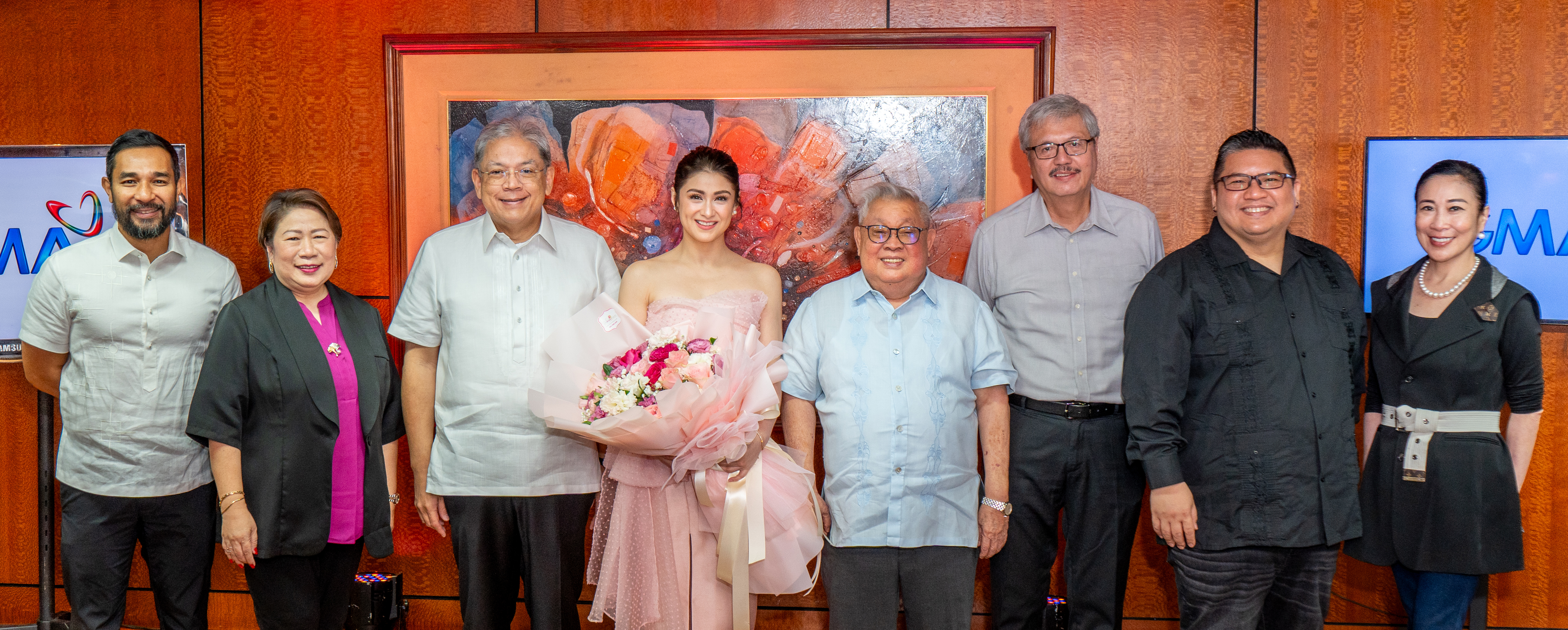 Carla Abellana with GMA and Triple A Management Executives.jpg