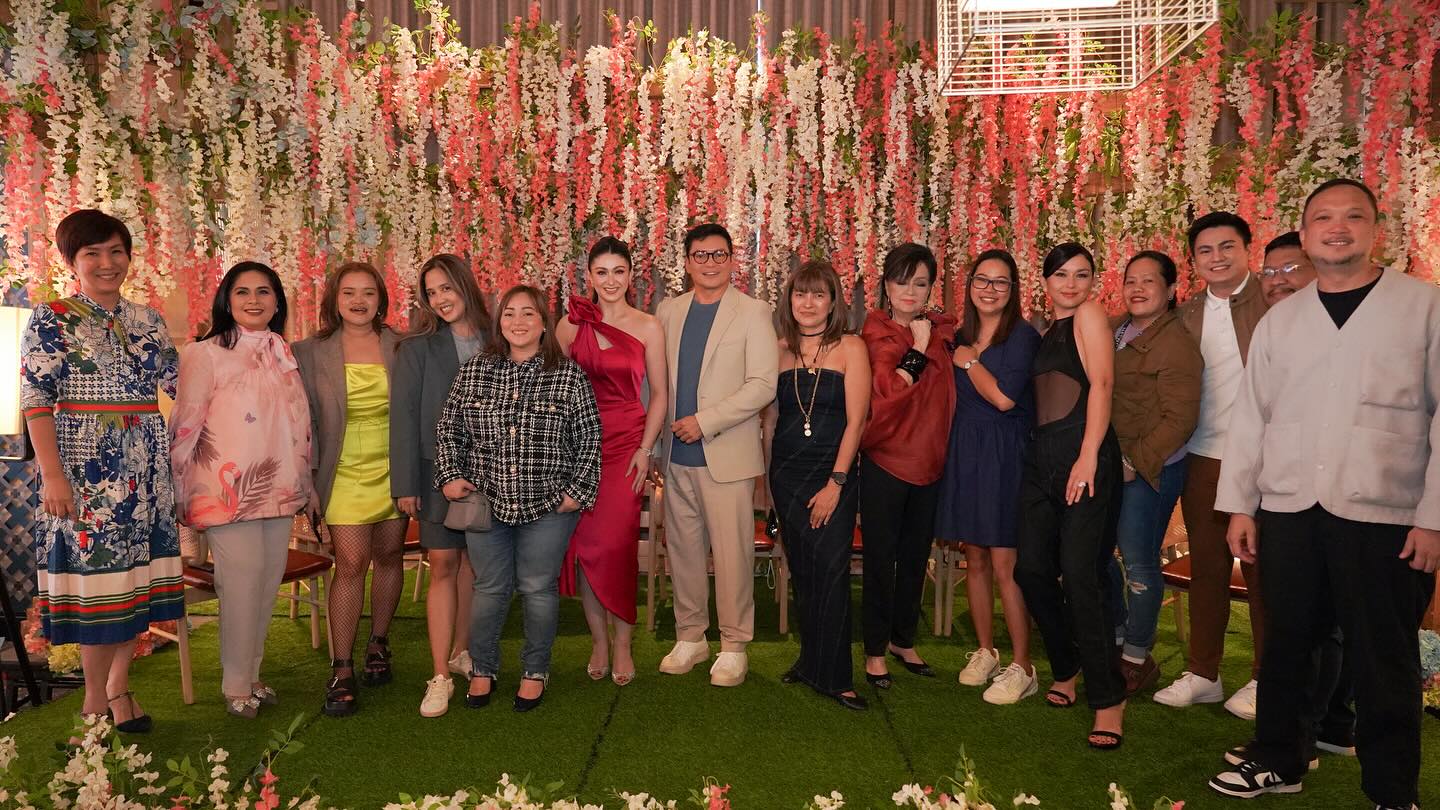 Cast of Stolen life with GMA Executives.jpg