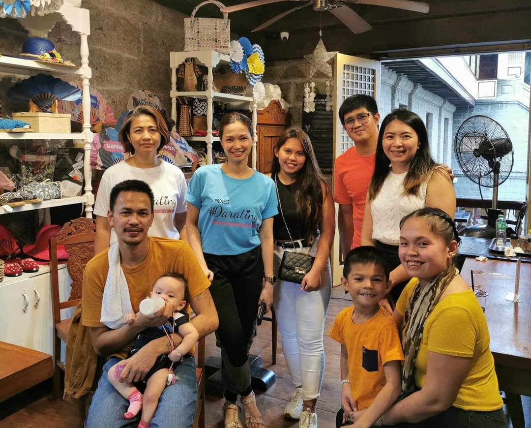 Diana with Julie Anne and family, and Bahay Aruga OIC_1.jpg