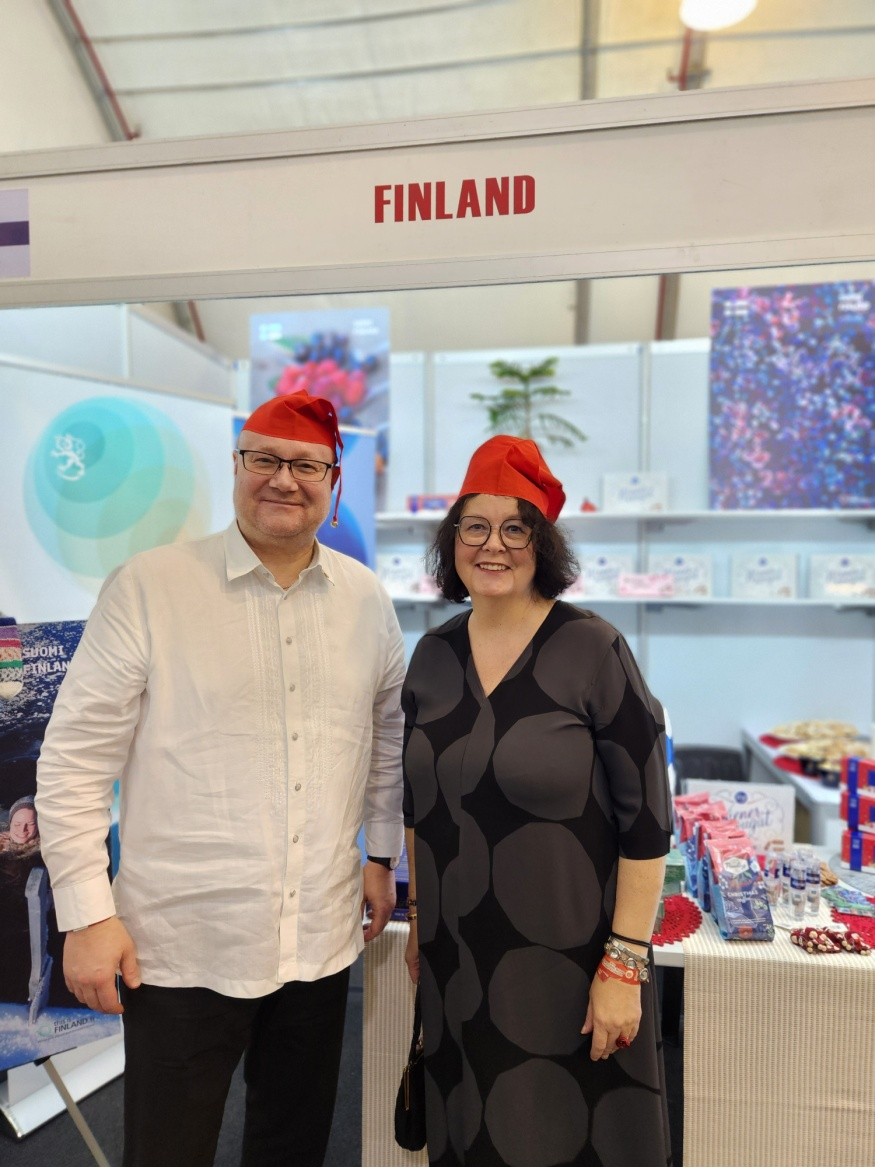 Finnish Amb.s Juha Pyykkö and Mme. Riitta Laakso.png
