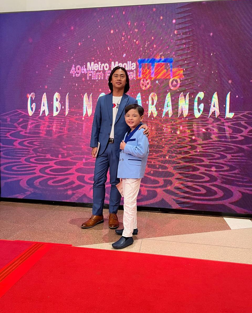 Firefly director Zig Dulay and 2023 MMFF Best Child Performer Euwenn Mikaell.jpg